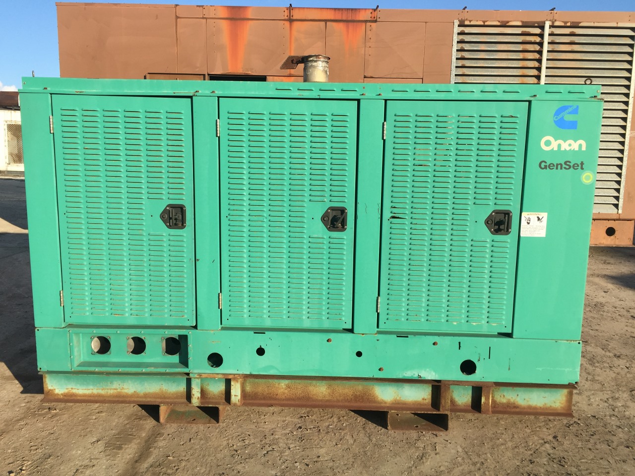 150 kW Cummins Onan Generator, Base Fuel Tank, 12 Lead Reconnectable