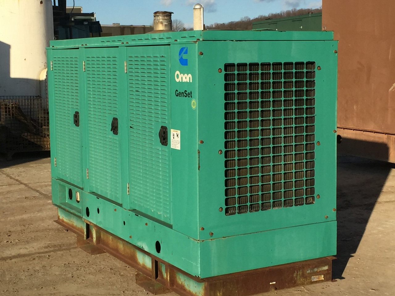 150 kW Cummins Onan Generator, Base Fuel Tank, 12 Lead Reconnectable