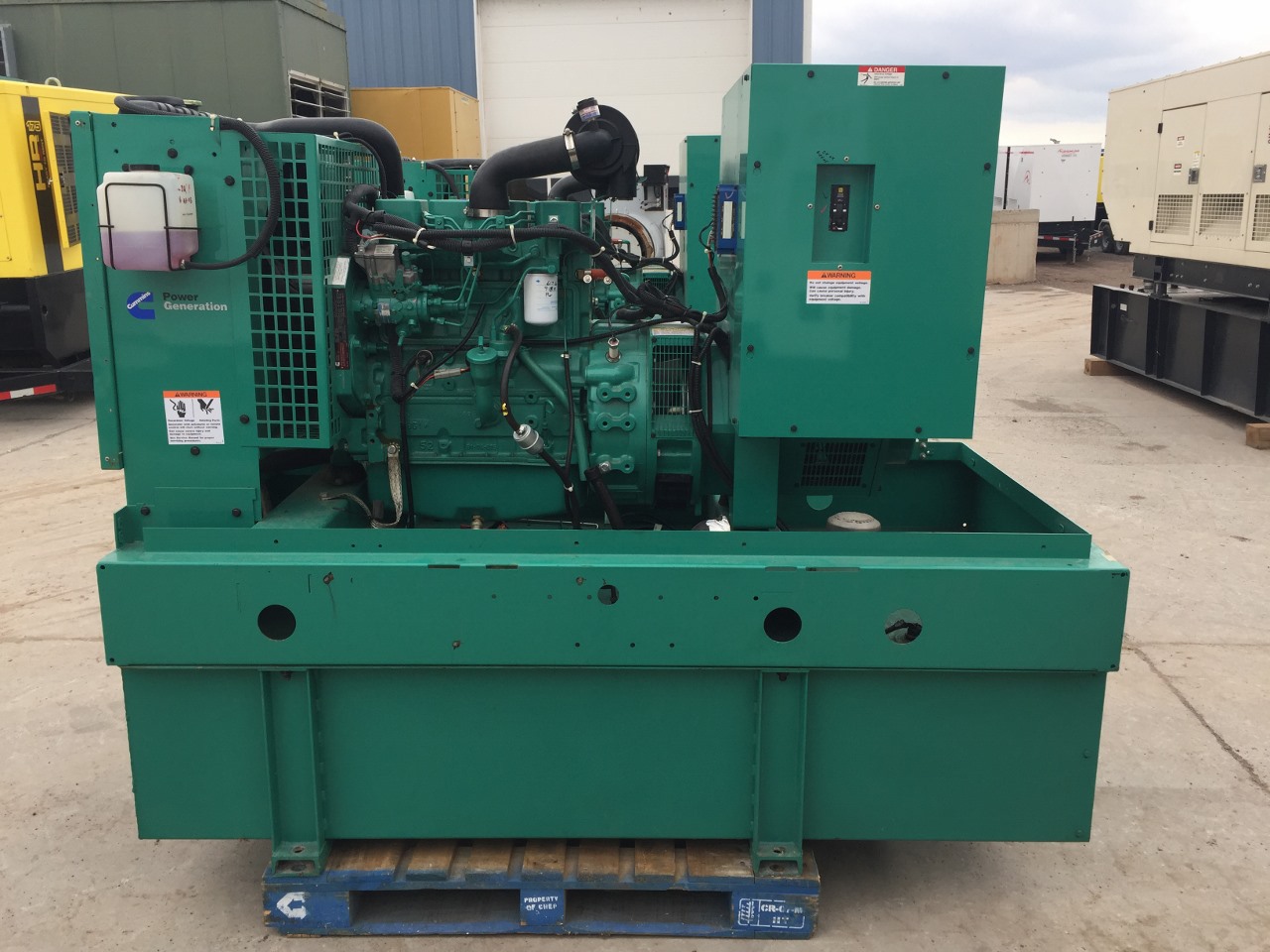 35 kW Cummins/Onan Generator, Base Fuel Tank, 12 Lead Reconnectable