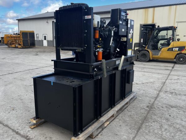 __48 kW Generac Generator with Base Tank, with FPT Diesel Engine, Year - 2011, 341 Hours - Image 3