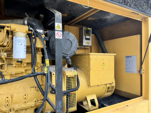 __60 kW CAT Generator with Sound Attenuated Enclosure and Base Fuel Tank, Year - 2006, 766 Hours - Image 8