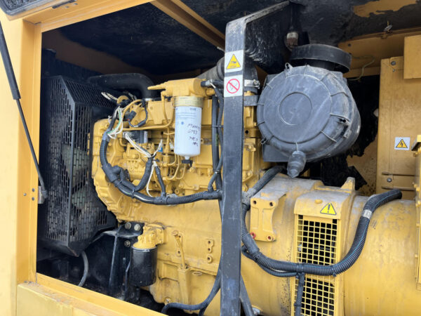 __60 kW CAT Generator with Sound Attenuated Enclosure and Base Fuel Tank, Year - 2006, 766 Hours - Image 9