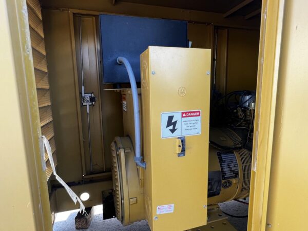 __60 kW Katolight Generator, GM 5.7L PSI Engine, Natural Gas or Propane, Enclosed, 453 Hours - Image 9