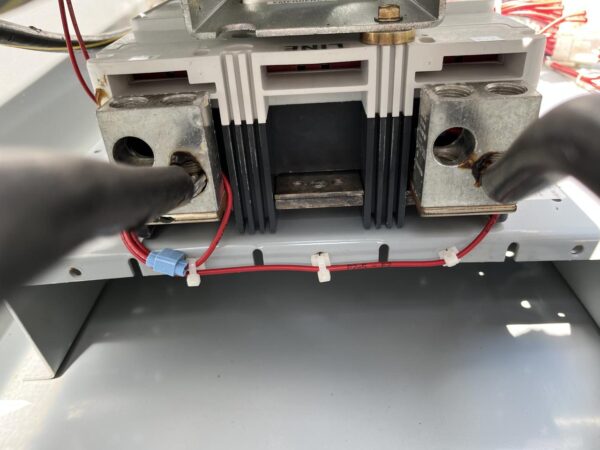 Eaton 400 Amp Transfer Switch, 120/240 volts, 1 Phase, 3 Wire, Type 3R Enclosure - Image 11