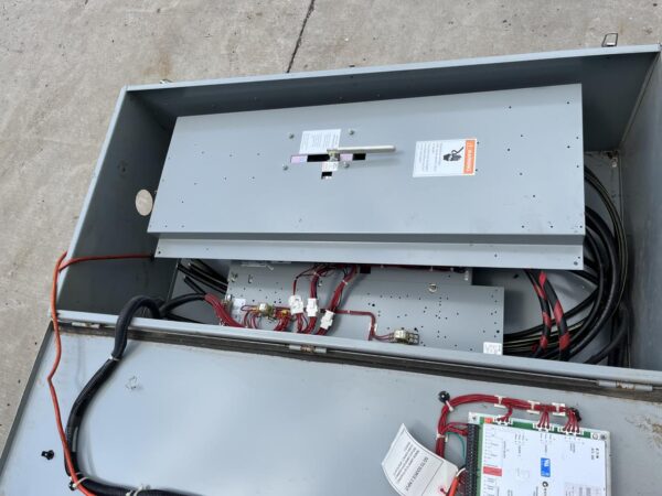 Eaton 400 Amp Transfer Switch, 120/240 volts, 1 Phase, 3 Wire, Type 3R Enclosure - Image 19