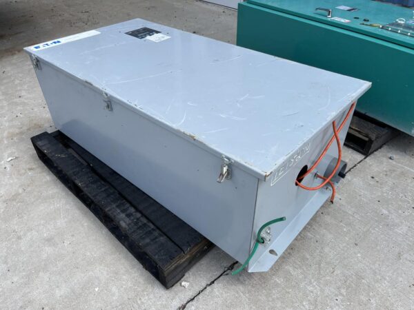 Eaton 400 Amp Transfer Switch, 120/240 volts, 1 Phase, 3 Wire, Type 3R Enclosure - Image 5