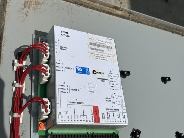 Eaton 400 Amp Transfer Switch, 120/240 volts, 1 Phase, 3 Wire, Type 3R Enclosure - Image 9