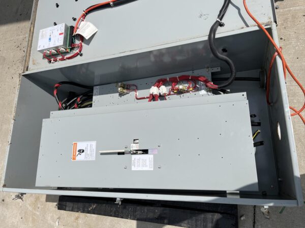 Eaton 400 Amp Transfer Switch, 120/240 volts, 1 Phase, 3 Wire, Type 3R Enclosure - Image 10