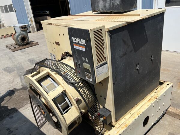 Kohler Generator Head, 240 kW, 12 Wire, 725 Hours, Reconnectable Voltage, Take Off of S60 Engine - Image 5