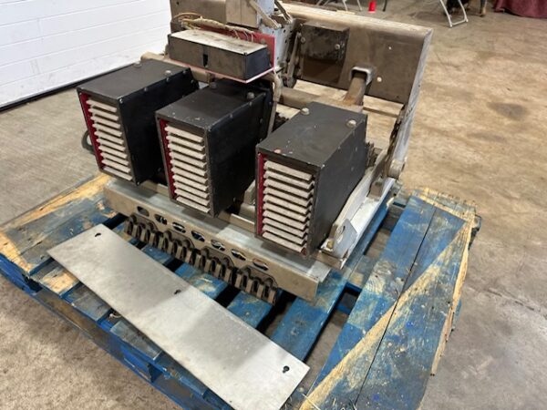 Motorized Electronic Breaker Westinghouse, 4000 Amp - Image 4