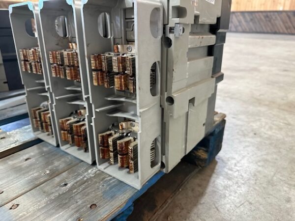 Schneider Motorized Electronic Breaker for paralelling, 1600 Amp - Image 8