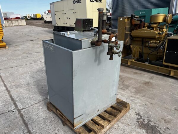 100 Gallon Day Tank with Spill Containment - Image 4