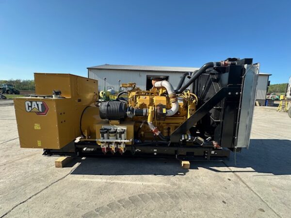 1000 kW C32 CAT Gen Set, Open Sid Model, Year - 2021, 35 Hours since new - Image 5