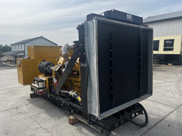 1000 kW Cat C32 Gen Set, Open Skid, Year - 2021, 27 Hours since new, US EPA Tier 2 Pre Emission Engine - Image 3