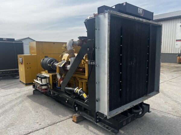1000 kW Cat Gen Set, C32, US EPA Tier 2 Pre Emission Engine,  Open Skid, Year - 2021, 25 Hours since new - Image 3