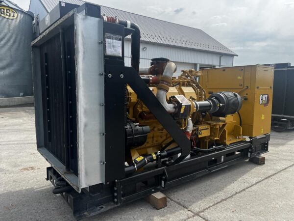 1000 kW Cat Gen Set, C32, US EPA Tier 2 Pre Emission Engine,  Open Skid, Year - 2021, 25 Hours since new - Image 5