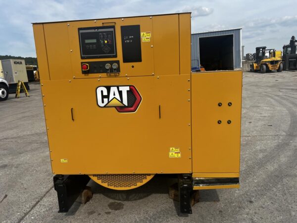 1000 kW Cat Gen Set, C32, US EPA Tier 2 Pre Emission Engine,  Open Skid, Year - 2021, 25 Hours since new - Image 8