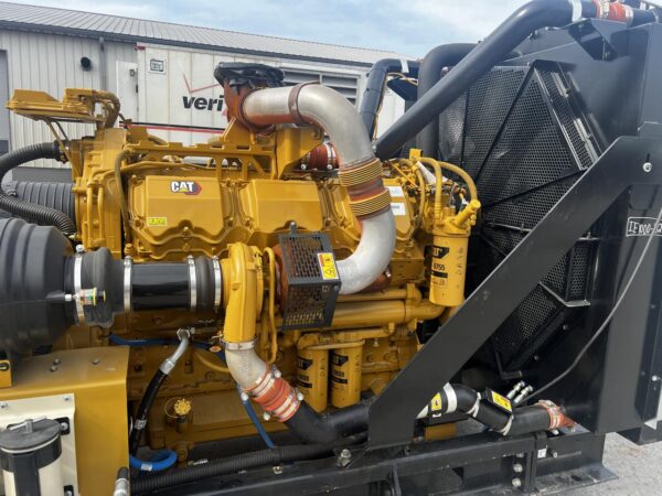 1000 kW Cat Gen Set, C32, US EPA Tier 2 Pre Emission Engine,  Open Skid, Year - 2021, 25 Hours since new - Image 10