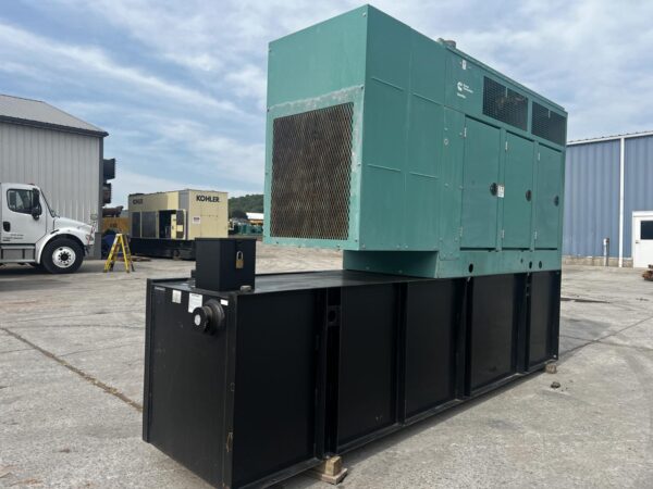 _125 kW Cummins/Onan Generator, with Sound Attenuated Enclosure and Base Fuel Tank, QSL9 Cummins Engine, Year - 2006, 419 Hours, US EPA Tier 3 Pre Emission Engine - Image 3