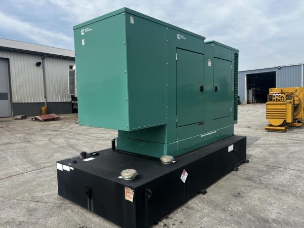_150 kW Cummins/Onan Gen Set, with Sound Attenuated Enclosure and Base Fuel Tank, QSB 6.7 Cummins Engine, Year - 2016, 26 Hours, US EPA Tier 3 Pre Emissions Engine - Image 3