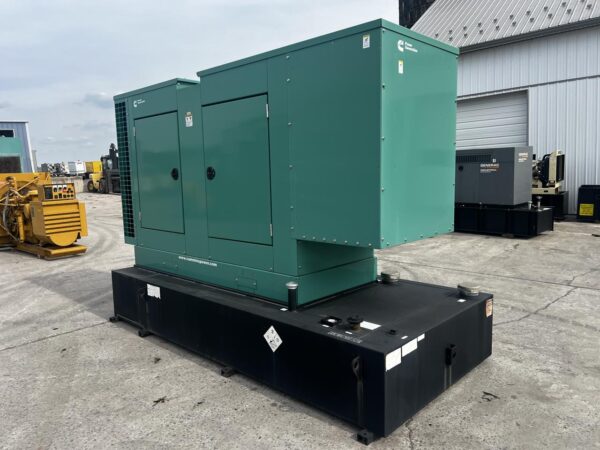 _150 kW Cummins/Onan Gen Set, with Sound Attenuated Enclosure and Base Fuel Tank, QSB 6.7 Cummins Engine, Year - 2016, 26 Hours, US EPA Tier 3 Pre Emissions Engine - Image 4