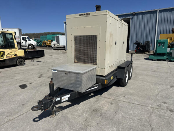 _200 kW Katolight Portable Generator, With Enclosure and Base Fuel Tank, 6.8 Liter John Deere Engine, 180 Hours, Year - 2005, US EPA Tier 2 Pre Emissions - Image 4