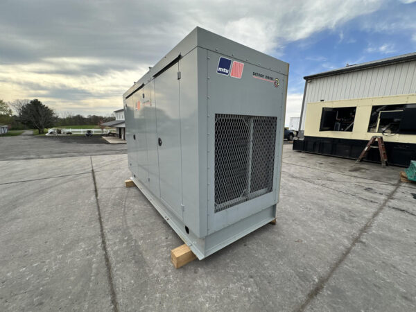 _275 kW MTU Generator, with Enclosure, 9 Liter John Deere Engine, 142 Hours, US EPA Tier 3 Pre Emission - Image 4