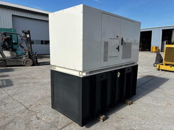 __28 kW Delta Generator, Perkins Engine, with DC Converter for Solar Panel Backup Power Enclosed, Year - 2018 - Image 3