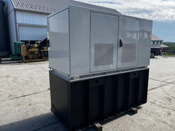 __28 kW Delta Generator, Perkins Engine, with DC Converter for Solar Panel Backup Power Enclosed, Year - 2018 - Image 5