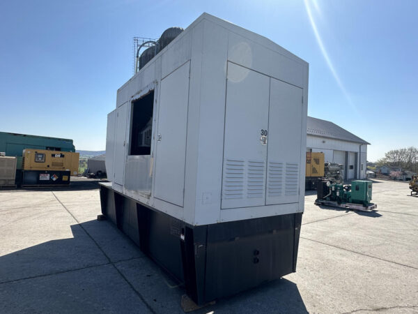 _375 kW Spectrum/Kohler Generator, with Sound Attenuated Enclosure and Base Fuel Tank, 14 Liter S60 Detroit Diesel Engine, Year - 2001 - Image 4