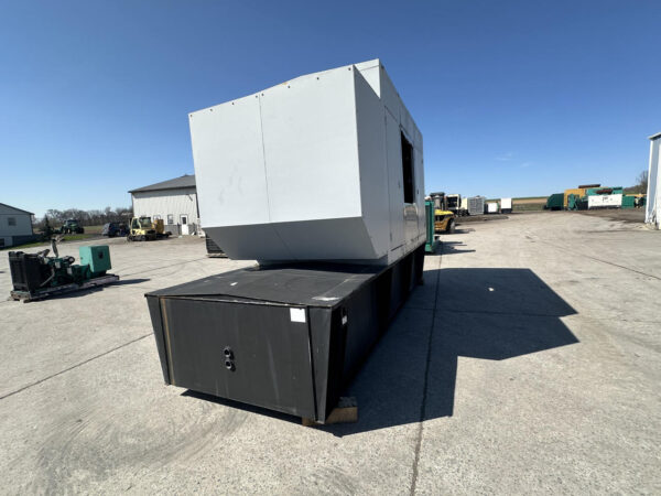 _375 kW Spectrum/Kohler Generator, with Sound Attenuated Enclosure and Base Fuel Tank, 14 Liter S60 Detroit Diesel Engine, Year - 2001 - Image 6