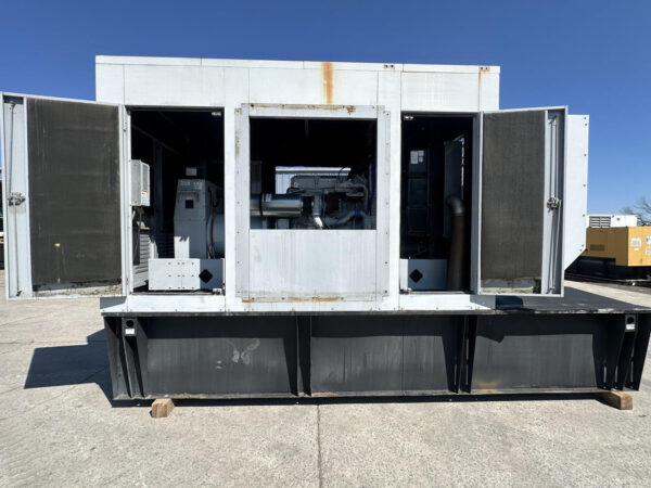 _375 kW Spectrum/Kohler Generator, with Sound Attenuated Enclosure and Base Fuel Tank, 14 Liter S60 Detroit Diesel Engine, Year - 2001 - Image 8