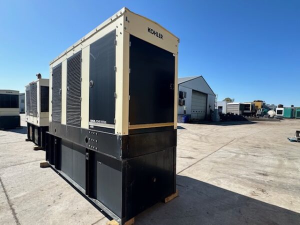 _405 kW Kohler Generator, with Enclosure and Base Fuel Tank, 14 Liter Series 60 Detroit Diesel Engine, Year - 2008, 189 Hours, US EPA Tier 3 Pre Emission Engine - Image 4