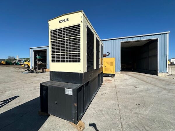 _405 kW Kohler Generator, with Enclosure and Base Fuel Tank, 14 Liter Series 60 Detroit Diesel Engine, Year - 2008, 189 Hours, US EPA Tier 3 Pre Emission Engine - Image 5