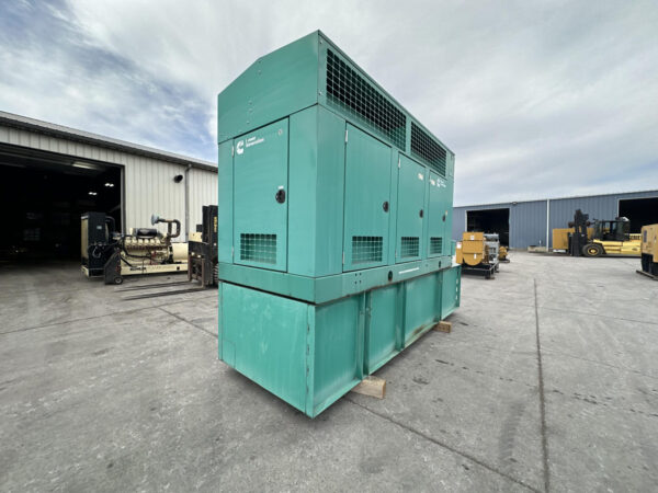 _500 kW Cummins/Onan Gen Set, with Enclosure and Base Fuel Tank, Year - 2008, 59 Hours, US EPA Tier 2 Pre Emissions - Image 6
