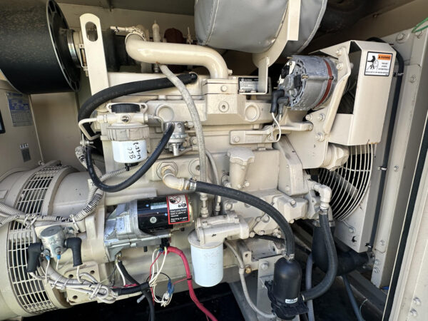 __60 kW Katolight Generator, with Enclosure and Base Fuel Tank, 4.5 John Deere Engine, 391 Hours, Year - 2004 - Image 11