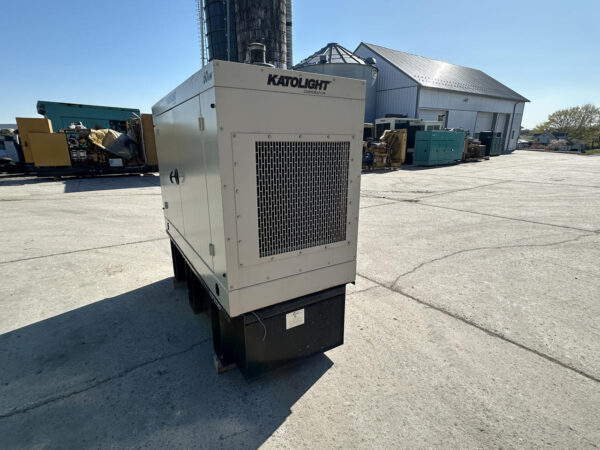 __60 kW Katolight Generator, with Enclosure and Base Fuel Tank, 4.5 John Deere Engine, 391 Hours, Year - 2004 - Image 3