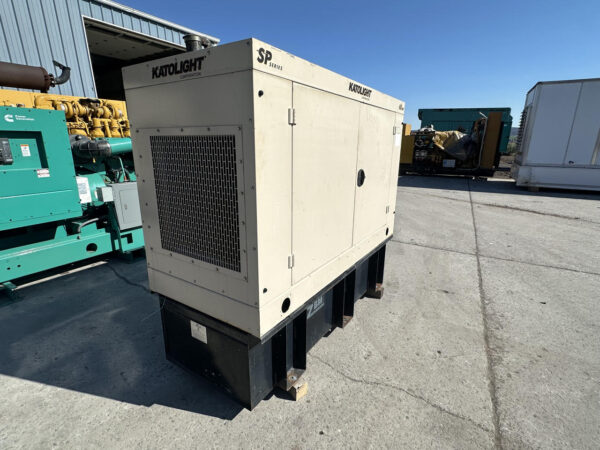 __60 kW Katolight Generator, with Enclosure and Base Fuel Tank, 4.5 John Deere Engine, 391 Hours, Year - 2004 - Image 4