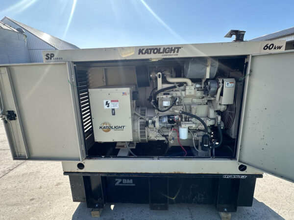 __60 kW Katolight Generator, with Enclosure and Base Fuel Tank, 4.5 John Deere Engine, 391 Hours, Year - 2004 - Image 8