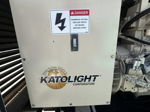 __60 kW Katolight Generator, with Enclosure and Base Fuel Tank, 4.5 John Deere Engine, 391 Hours, Year - 2004 - Image 9