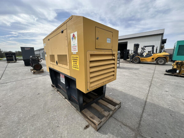 __60 kW CAT/Olympian Generator, with Sound Attenuated Enclosure and Base Fuel Tank, CAT/Perkins C4.4 Engine, 998 Hours, Year - 2005 - Image 4