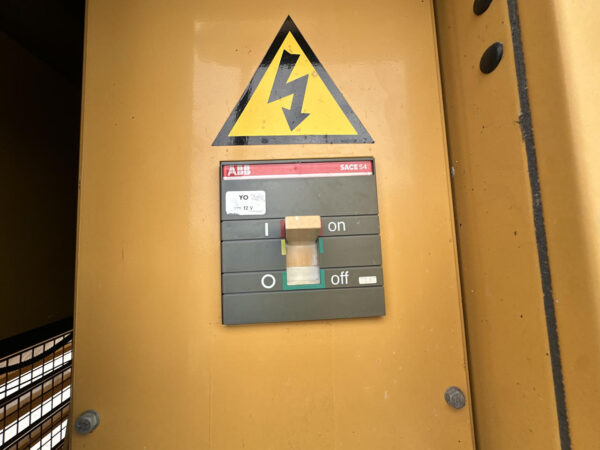 __60 kW CAT/Olympian Generator, with Sound Attenuated Enclosure and Base Fuel Tank, CAT/Perkins C4.4 Engine, 998 Hours, Year - 2005 - Image 9