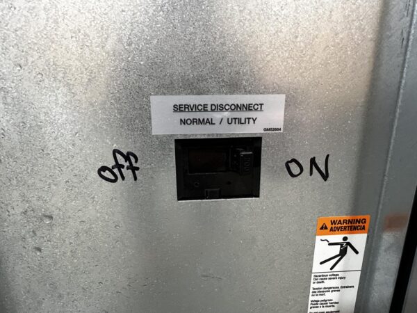 Kohler Automatic Transfer Switch, 200 A, Service Entrance Rated, Year - 2014, 3 Wires/2 Poles, 1 Phase, Nema 3 Enclosure - Image 6