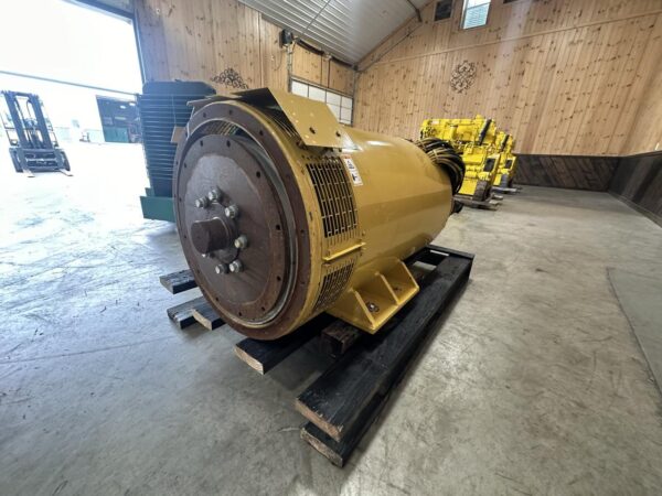 600 kW SR4B CAT Generator Replacement, 350 Hours, 12 Wire - Image 6