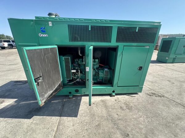 _100 kW Cummins/Onan Generator, with Enclosure and Base Fuel Tank, 6BT - 5.9 Liter Cummins Engine, Year - 1999, 400 Hours - Image 12