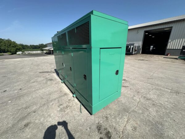 _100 kW Cummins/Onan Generator, with Enclosure and Base Fuel Tank, 6BT - 5.9 Liter Cummins Engine, Year - 1999, 400 Hours - Image 4