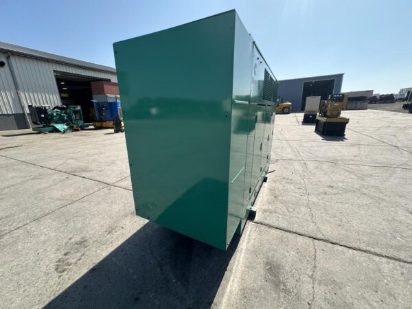 _100 kW Cummins/Onan Generator, with Enclosure and Base Fuel Tank, 6BT - 5.9 Liter Cummins Engine, Year - 1999, 400 Hours - Image 6