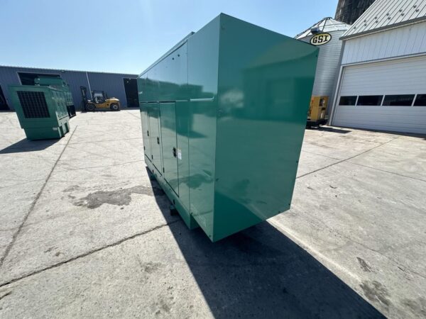 _100 kW Cummins/Onan Generator, with Enclosure and Base Fuel Tank, 6BT - 5.9 Liter Cummins Engine, Year - 1999, 400 Hours - Image 7
