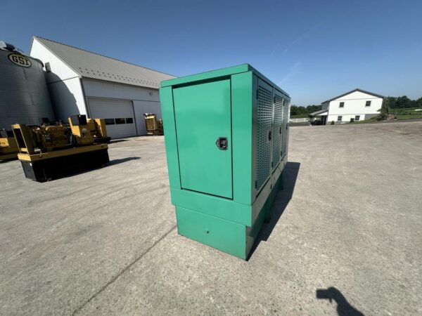 _150 kW Cummins/Onan Generator, with Enclosure and Base Fuel Tank, 6CT 8.3 Liter Cummins Engine, Year - 1997, 700 Hours - Image 4