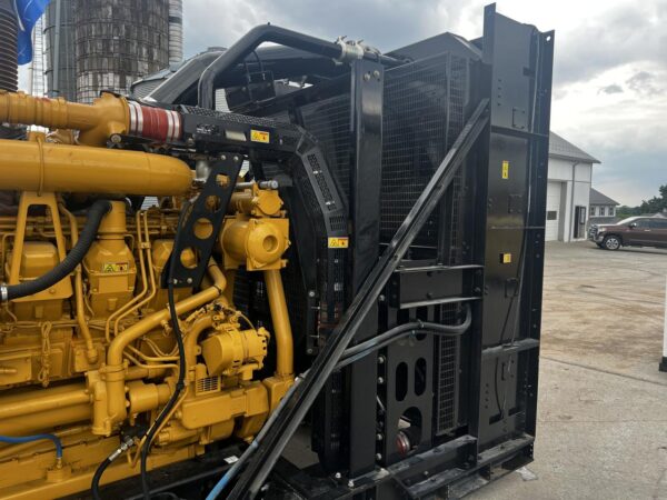 1500 kW 3512C CAT Gen Set , Year - 2008, open skid, 625 Hours, 4160 Volts, US EPA Tier 2 Flex Pre Emissions - Image 9